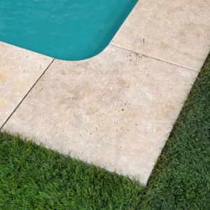 Angle Entrant Travertin – 33×33 cm